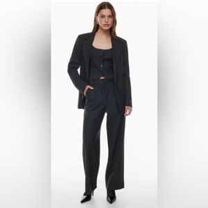 ARITZIA Sz 14 The Effortless Trousers